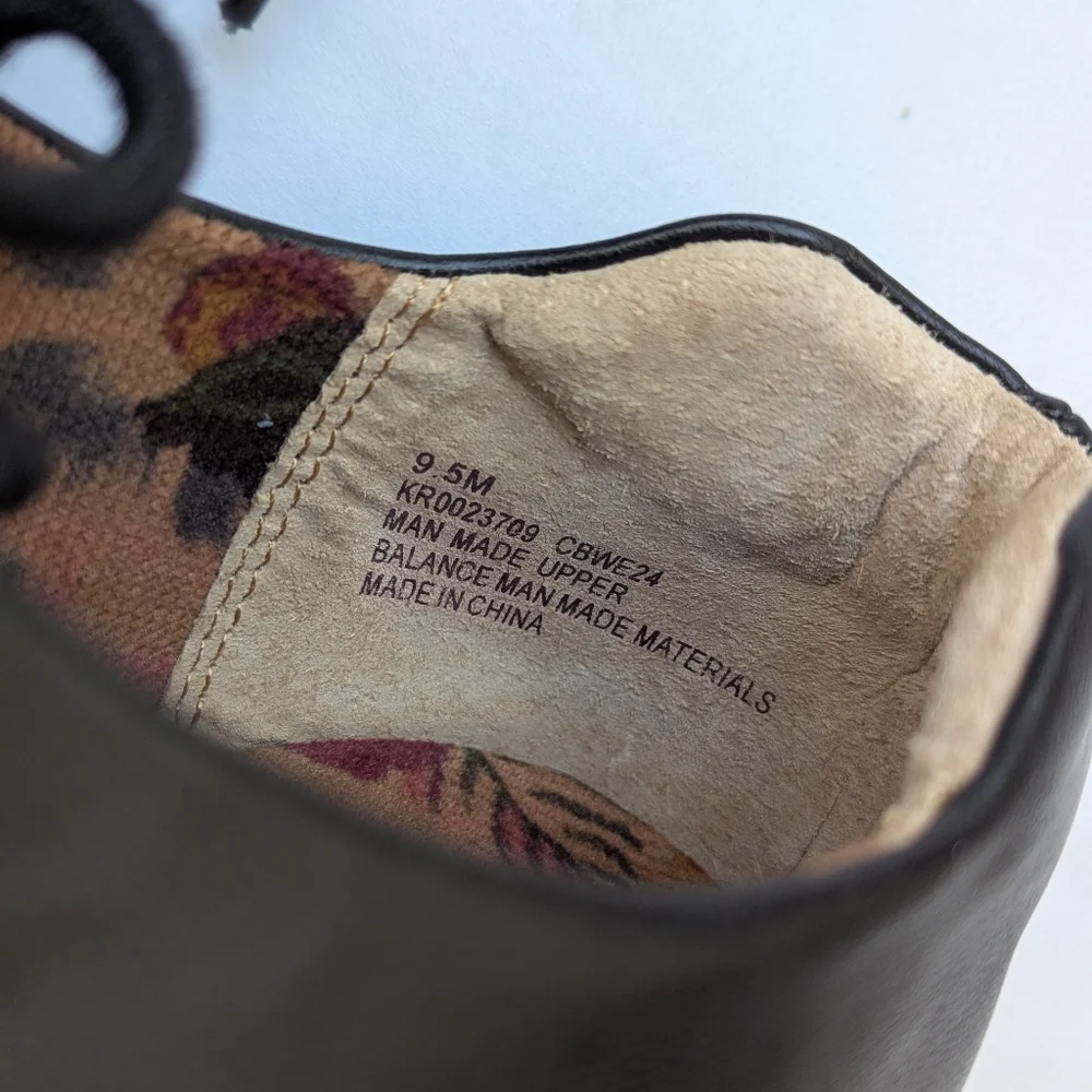 Korks Veda Lug Sole Platform Derby Size 9.5M Black